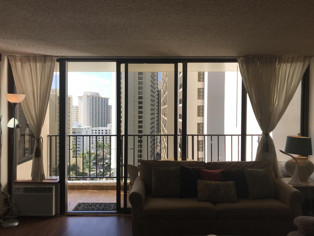Апартаменты Waikiki Banyan Гонолулу Экстерьер фото